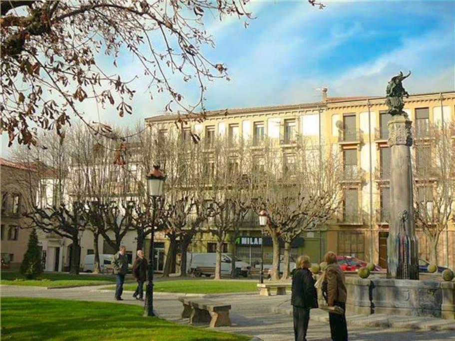 Casa Ramona Apartamento De Pueblo Con Patio En El Centro De Sant Joan Sant Joan de les Abadesses Extérieur photo