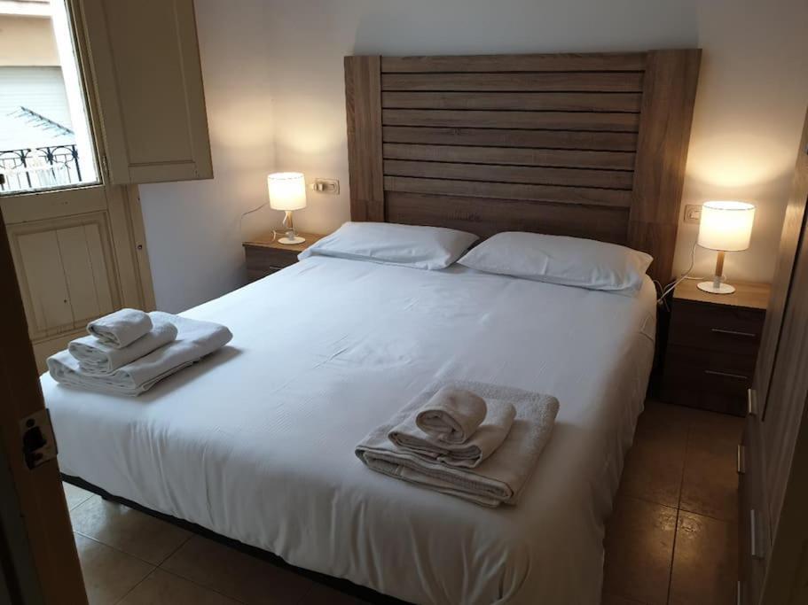 Casa Ramona Apartamento De Pueblo Con Patio En El Centro De Sant Joan Sant Joan de les Abadesses Extérieur photo